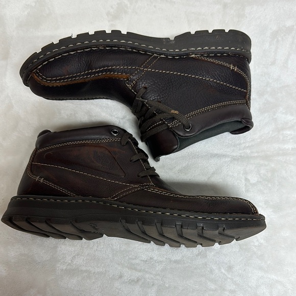 Clarks Vanek Brown Chukka Boots with Rugged Design - Picture 1 of 11